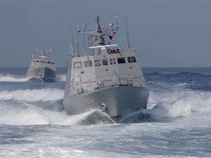 Supporting image for story: Taiwan demonstrates sea defences against potential Chinese attack
