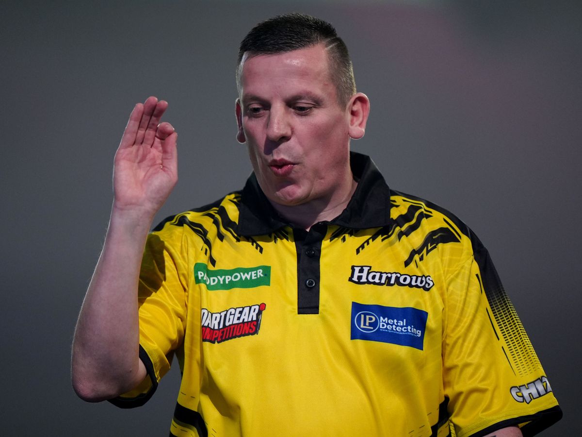 Dave Chisnall crashes out of World Championship in second round Dave Chisnall crashes out of World Championship in second round