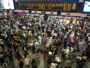 Supporting image for story: Overnight trains and additional services to help people visiting London to pay respects to the Queen