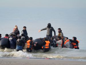 Supporting image for story: Minister urges Labour MPs to ‘look closely’ at asylum plan amid backbench outcry