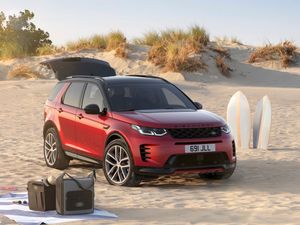 Supporting image for story: Updated Discovery Sport gains new look and more standard equipment