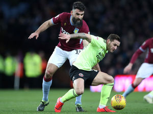 Supporting image for story: Former Aston Villa midfielder Mile Jedinak has not ruled out making a return to pitch