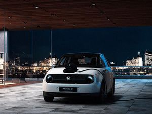 Supporting image for story: Reservations for Honda e begin as paint colour options revealed