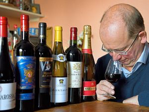 Supporting image for story: Working wine to 5! We chat to the man behind Shropshire Wine School