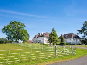 Supporting image for story: Free open day at country manor house this weekend