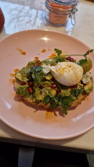 Smashed avocado on toast