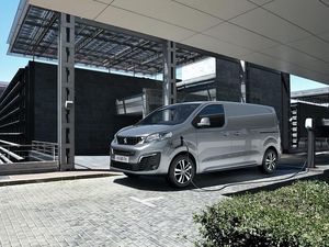 Supporting image for story: Peugeot unveils new electric e-Expert van with up to 205 miles of range
