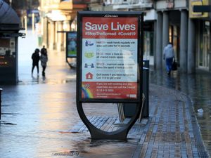 Supporting image for story: Johnson signals tougher coronavirus clampdown on the way