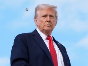 Supporting image for story: Trump urges Nato countries to stop buying Russian oil to end Ukraine war