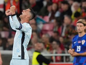 Supporting image for story: Harry Kane keen to try and match Cristiano Ronaldo’s longevity