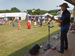 Supporting image for story: Country fans make it a weekend to remember