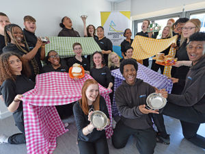 Supporting image for story: Students preparing a traditional welcome for Games athletes