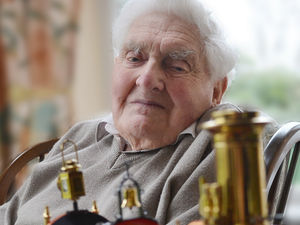 Supporting image for story: Model masterpieces which helped Vic, 96, through the nightmares