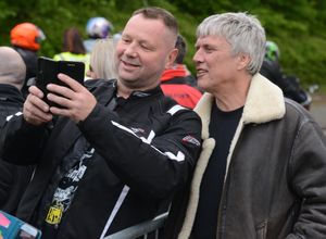 Happy Mondays Bez meeting fans