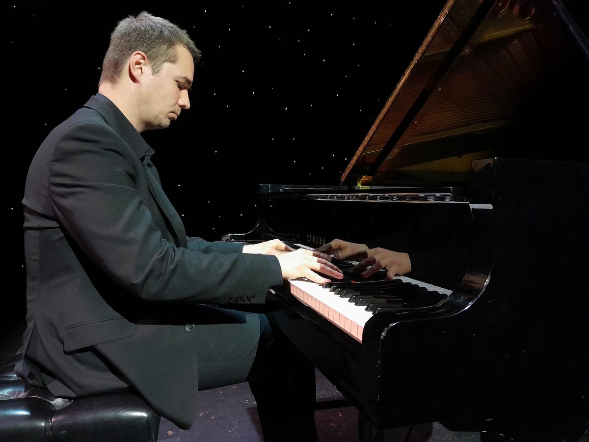 Review: Hungarian pianist Daniel Lebhardt at the Festival Drayton Centre Review: Hungarian pianist Daniel Lebhardt at the Festival Drayton Centre