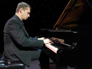 Supporting image for story: Review: Hungarian pianist Daniel Lebhardt at the Festival Drayton Centre