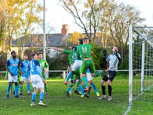 Supporting image for story: Sports extend historic Vase run
