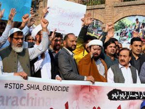 Supporting image for story: Pakistani city mourns 42 Shia Muslims killed in gun attack