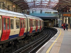 Supporting image for story: Train passenger numbers fall as workers choose to stay at home