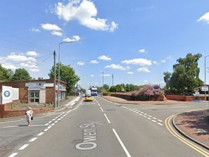 Supporting image for story: Gun 'brandished' as bike stolen from man and woman in Tipton