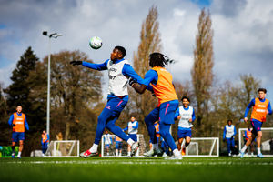 Yerson Mosquera fights for the ball in training (Photo by Brett Patzke - WWFC/Wolves via Getty Images)
