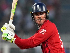Supporting image for story: Tom Banton happy to adapt as England look to keep T20 World Cup hopes alive