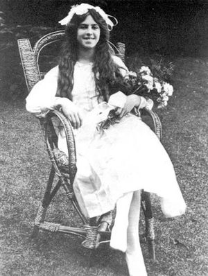 Jacintha Buddicom in 1918. She was a sweetheart of Eric Blair, the future George Orwell