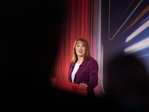 Supporting image for story: UK can ‘defy’ gloomy forecasts despite productivity problems, says Chancellor