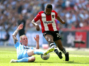 Supporting image for story: West Brom's Kyle Edwards nets consolation for Exeter City at Wembley