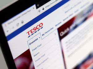 Supporting image for story: Tesco customers hit by online shopping glitch