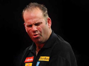 Supporting image for story: Steve Farmer put out by James Wade