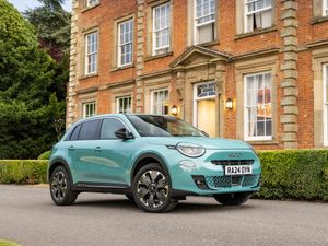 Supporting image for story: Stellantis recalls 72,000 vehicles over fire risk in UK