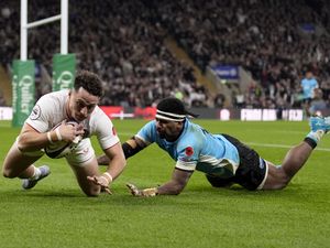 Supporting image for story: Henry Arundell lifts England to hard-fought win over Fiji