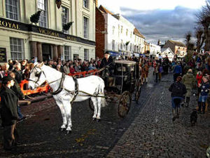Supporting image for story: Crowds turn out for carriages at Newport parade