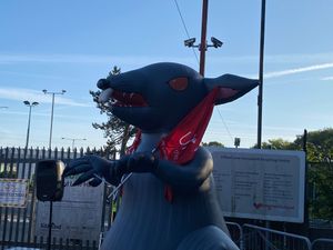 A giant inflatable rat at the Birmingham bins strike \'megapicket\' at Lifford Lane depot on Friday, May 9. Credit: Alexander Brock. Permission for use for all LDRS partners.