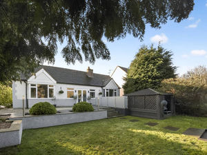 Supporting image for story: Three-bedroom detached bungalow in Jackfield, Telford for £439,000
