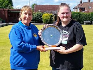 Supporting image for story: Lauren beats her mum on way to title