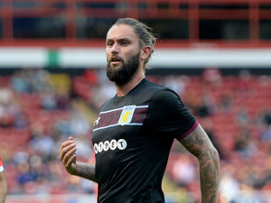 Supporting image for story: Aston Villa to appeal Henri Lansbury red card
