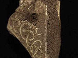 Supporting image for story: Knot found in hoard jewels