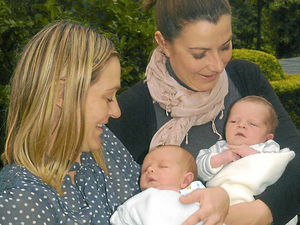 Supporting image for story: Sisters give birth on the same day