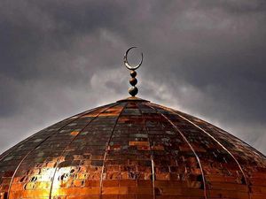 Supporting image for story: 235 hate crimes near mosques in one year