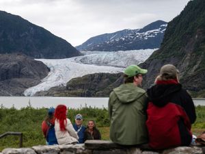 Supporting image for story: Homeowners warned of flood risk as lake starts to break through ice dam