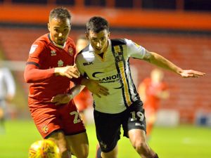 Supporting image for story: Pitmen sign Louis Dodds