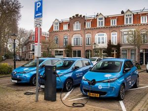 Supporting image for story: Renault kicks off vehicle-to-grid charging pilot scheme