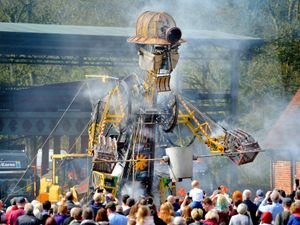 Supporting image for story: Man Engine towers over crowds in Ironbridge - with video and pictures