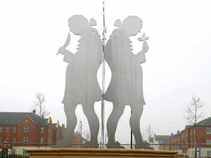 Supporting image for story: Boss's delight over statue for home city