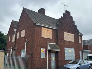 Supporting image for story: Inside fire-hit pub disused for two years and now set for auction next week