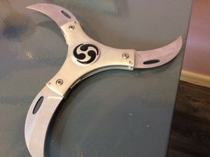 Supporting image for story: Triple-bladed weapon found near children's birthday party