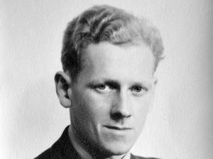 Supporting image for story: Shrewsbury Bomber Command survivor dies at 97