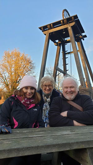 Nicola Bryant (Peri), Sarah Hellings (director of Mark of the Rani) and Colin Baker (The Doctor)